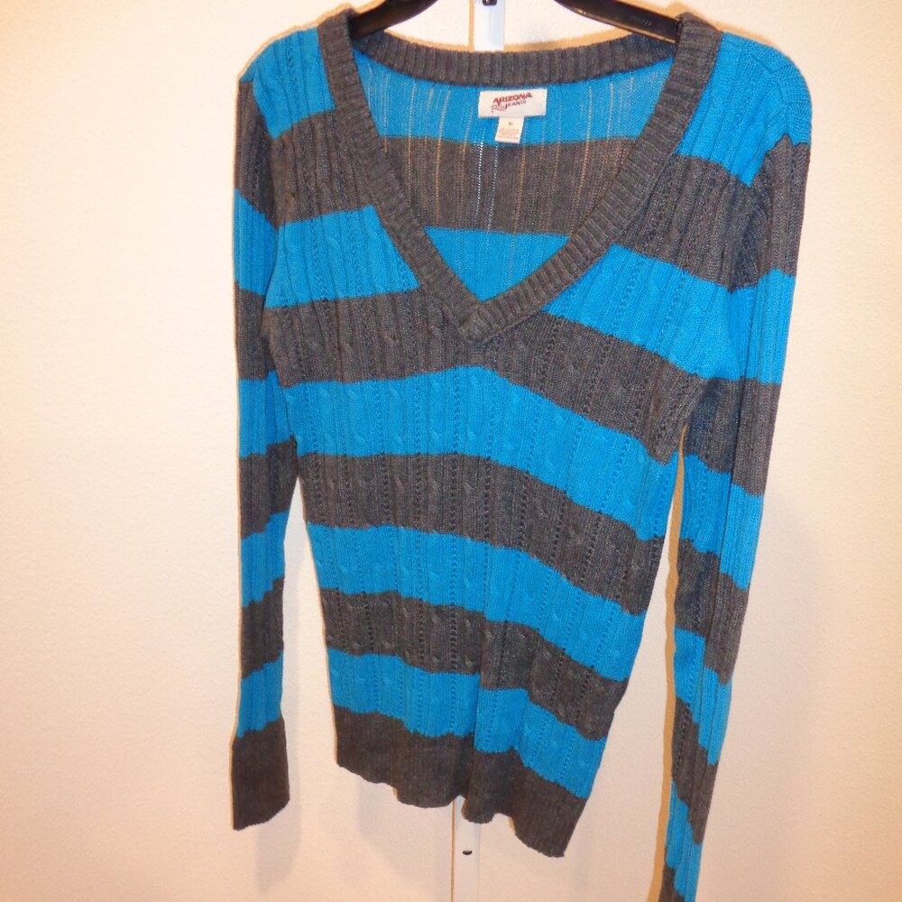 Arizona Jean Company Junior's V-Neck Long Sleeve Sweater Size XL Striped